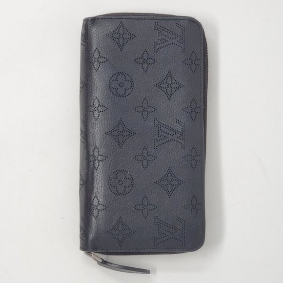100% Auth Louis Vuitton Mahina Black Zippy Wallet - Picture 2 of 8